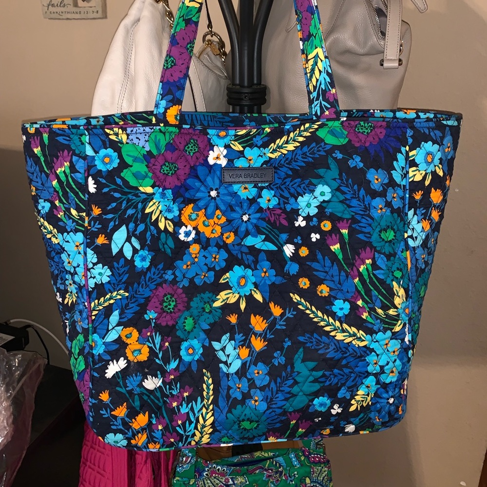Vera Bradley overnight bag